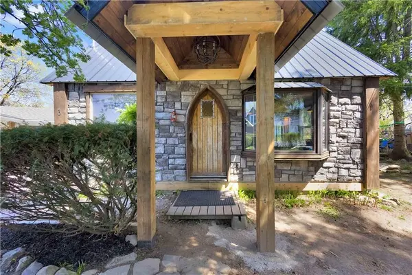 6 Churchill DR, Brant, ON N3L 1J1