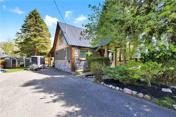 6 Churchill DR, Brant, ON N3L 1J1