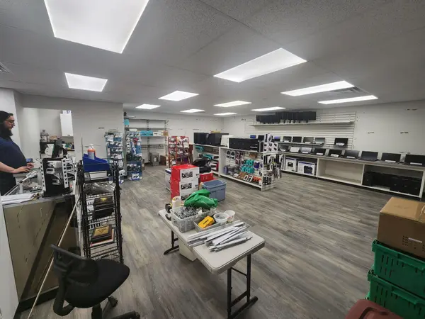 873 High ST, Peterborough, ON K9J 5R1