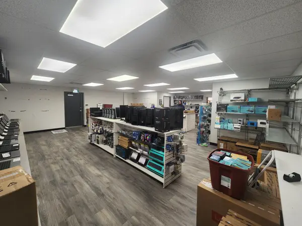873 High ST, Peterborough, ON K9J 5R1