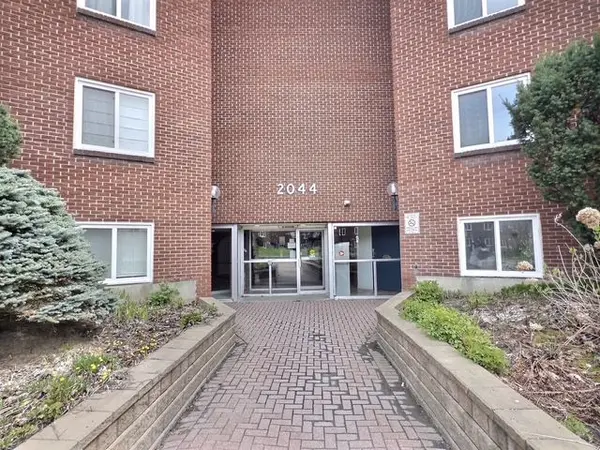 2044 Arrowsmith DR #105B, Beacon Hill North - South And Area, ON K1J 7V8