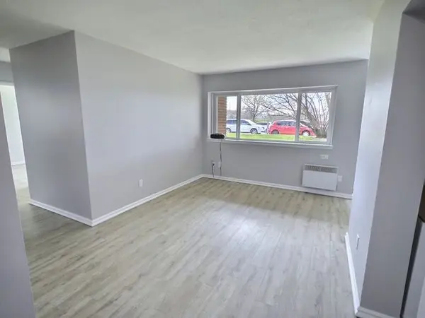 2044 Arrowsmith DR #105B, Beacon Hill North - South And Area, ON K1J 7V8