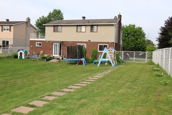 3453 Bruce ST, South Stormont, ON K6K 1M8
