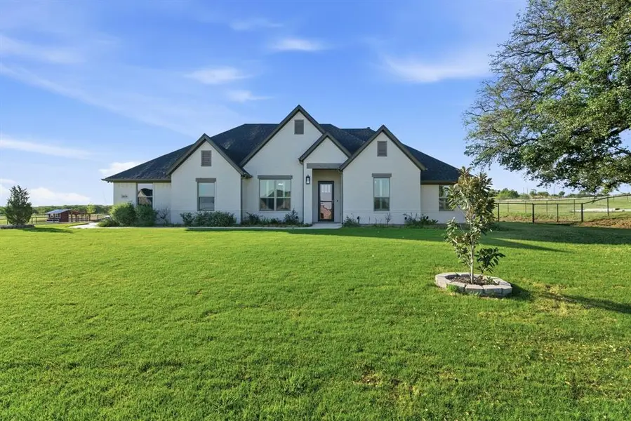 1016 Paradise Parkway, Poolville, TX 76487