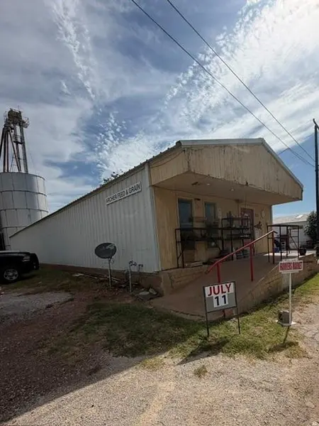 311 E Main Street, Archer City, TX 76351