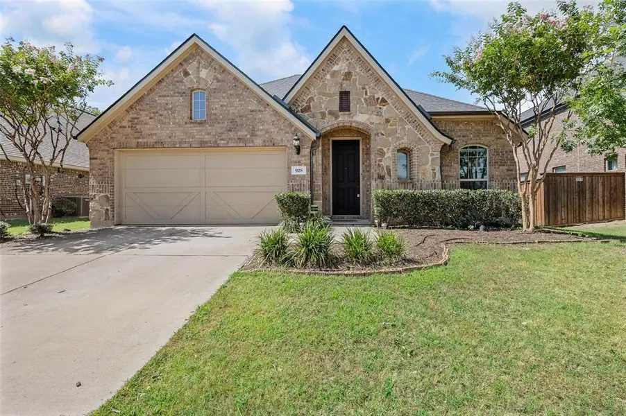 928 water garden Circle, Little Elm, TX 75068