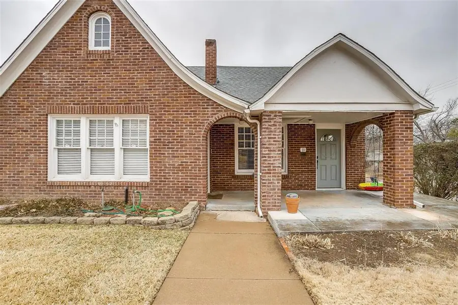 2600 S Adams Street #100, Fort Worth, TX 76110