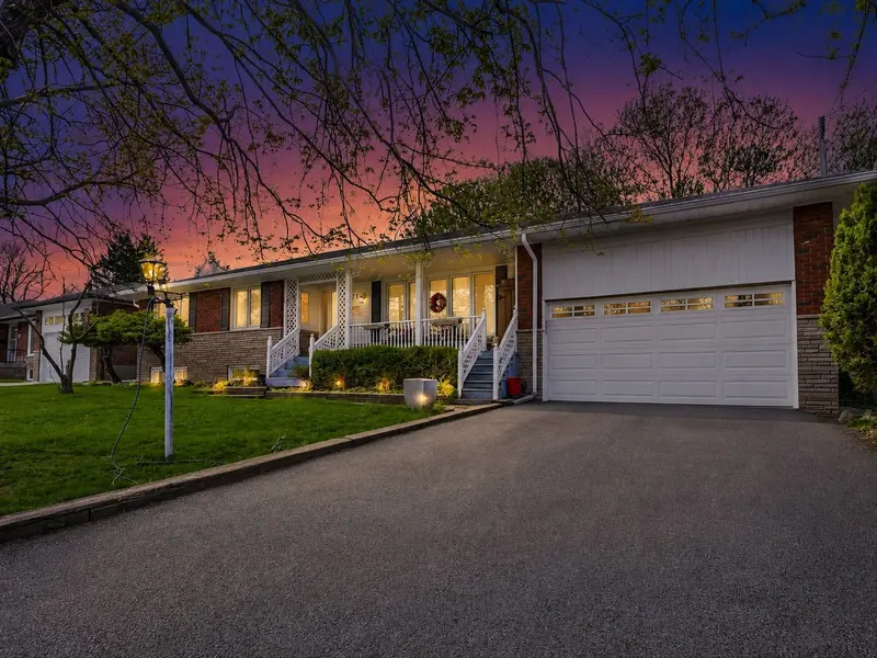22 Longbridge RD, Vaughan, ON L4J 1L5