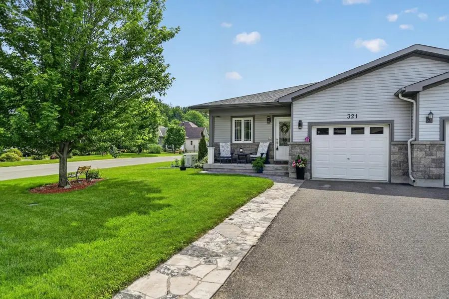 321 Fischl DR, Prescott, ON K0E 1T0