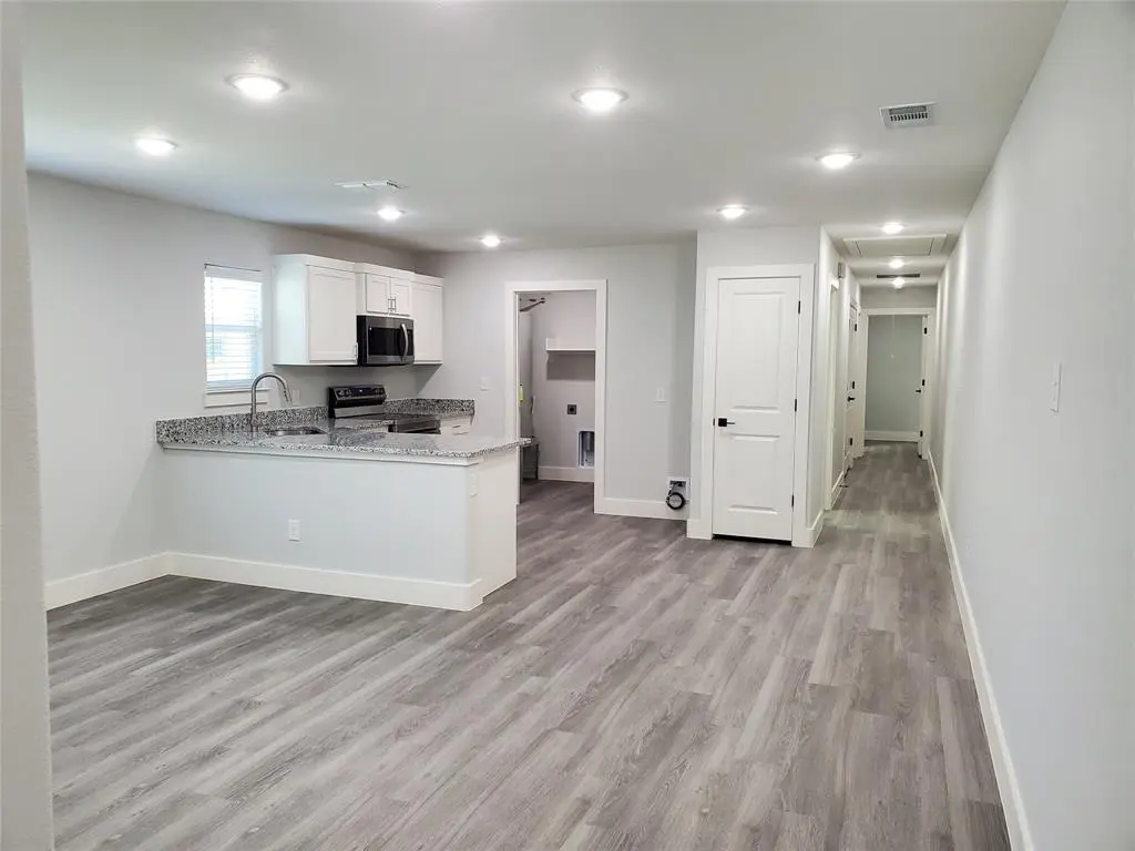 608 E 3rd Street, Bonham, TX 75418