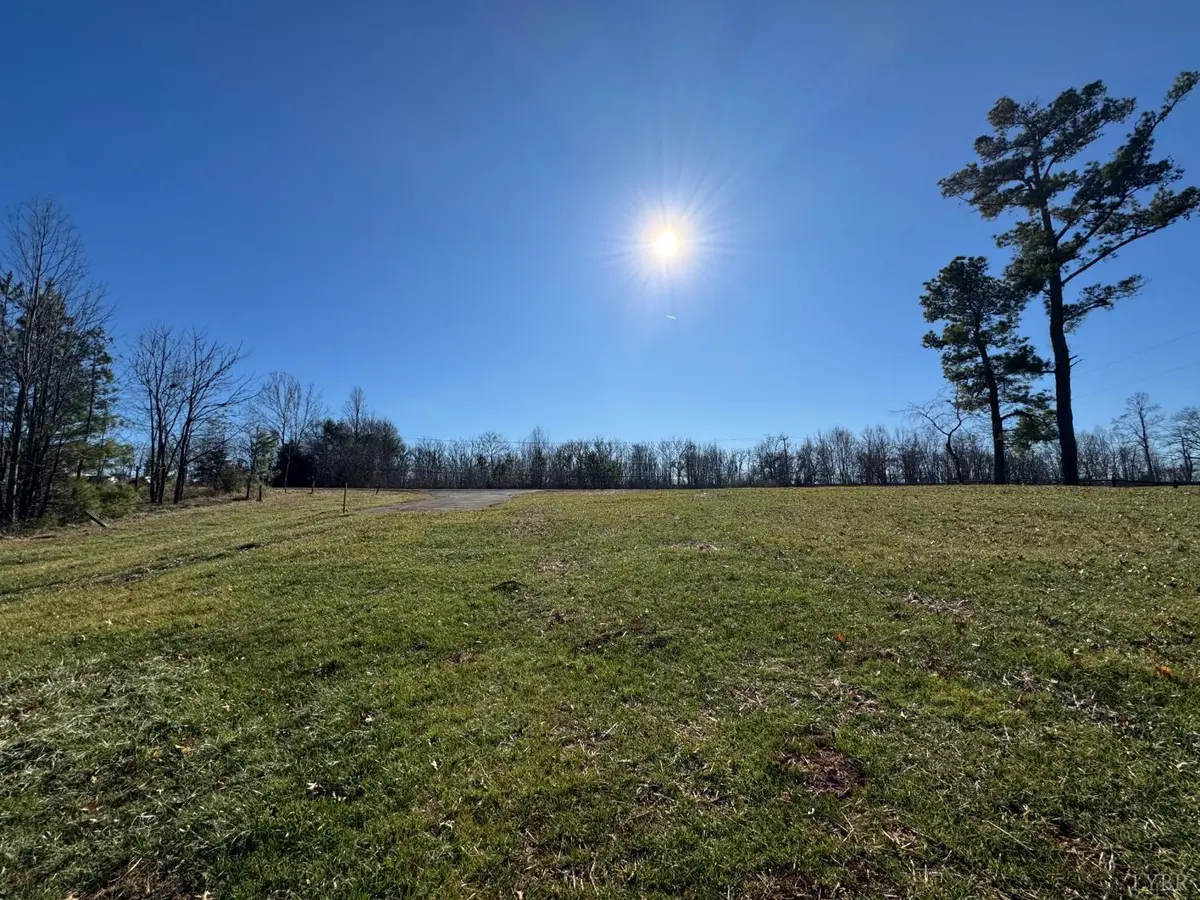 7105 Richmond HWY, Appomattox, VA 24522