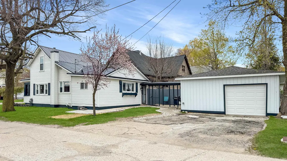 116 E Bremer ST, Cadillac, MI 49601
