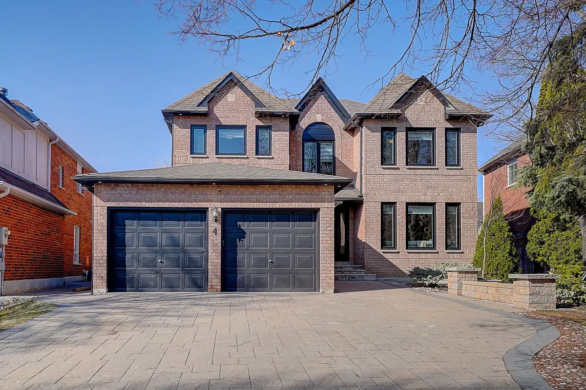 4 Casson PL, Markham, ON L3R 0G2