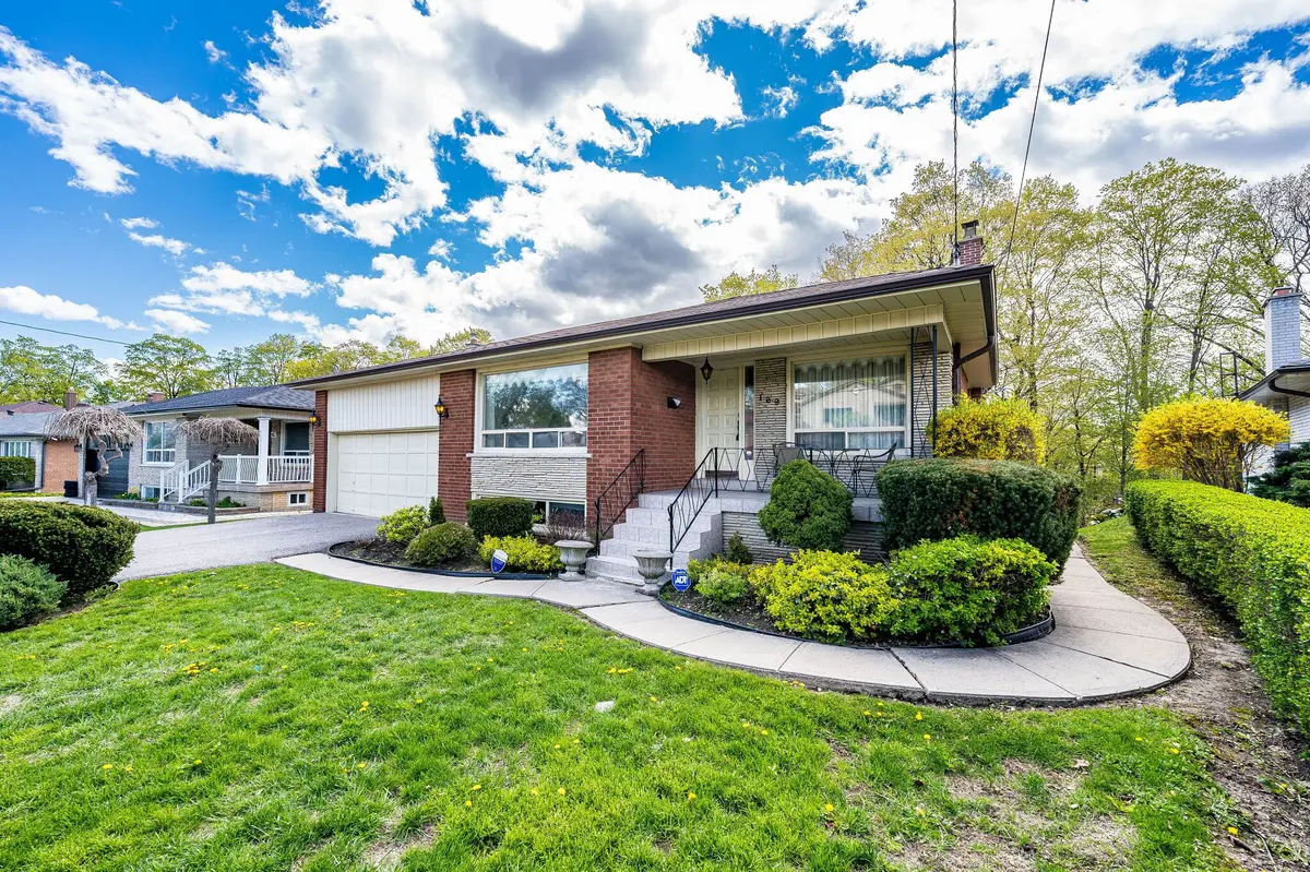169 Grandravine DR, Toronto W05, ON M3J 1B6