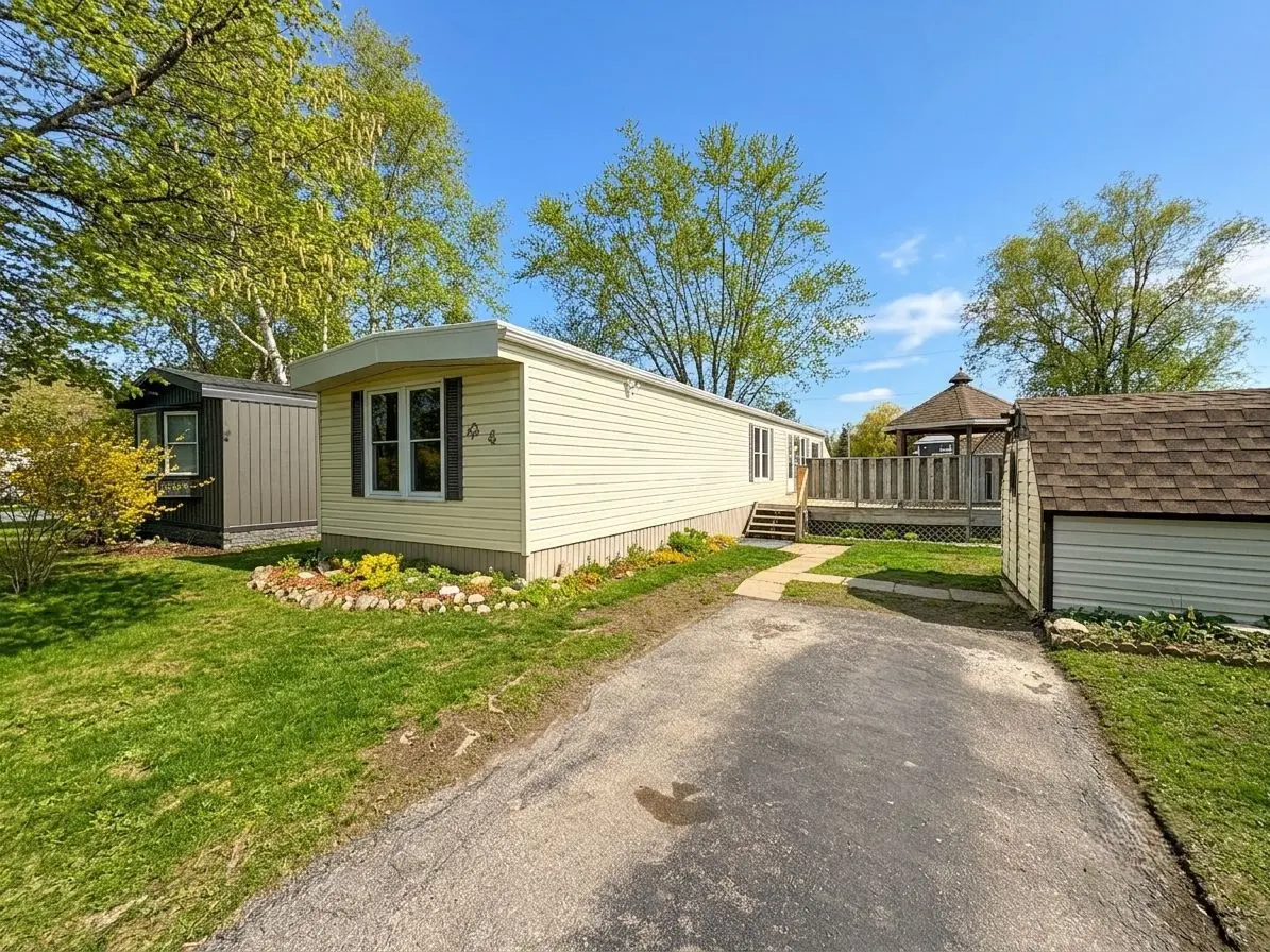 4 Poplar LN, Ashfield-colborne-wawanosh, ON N7A 3Y3