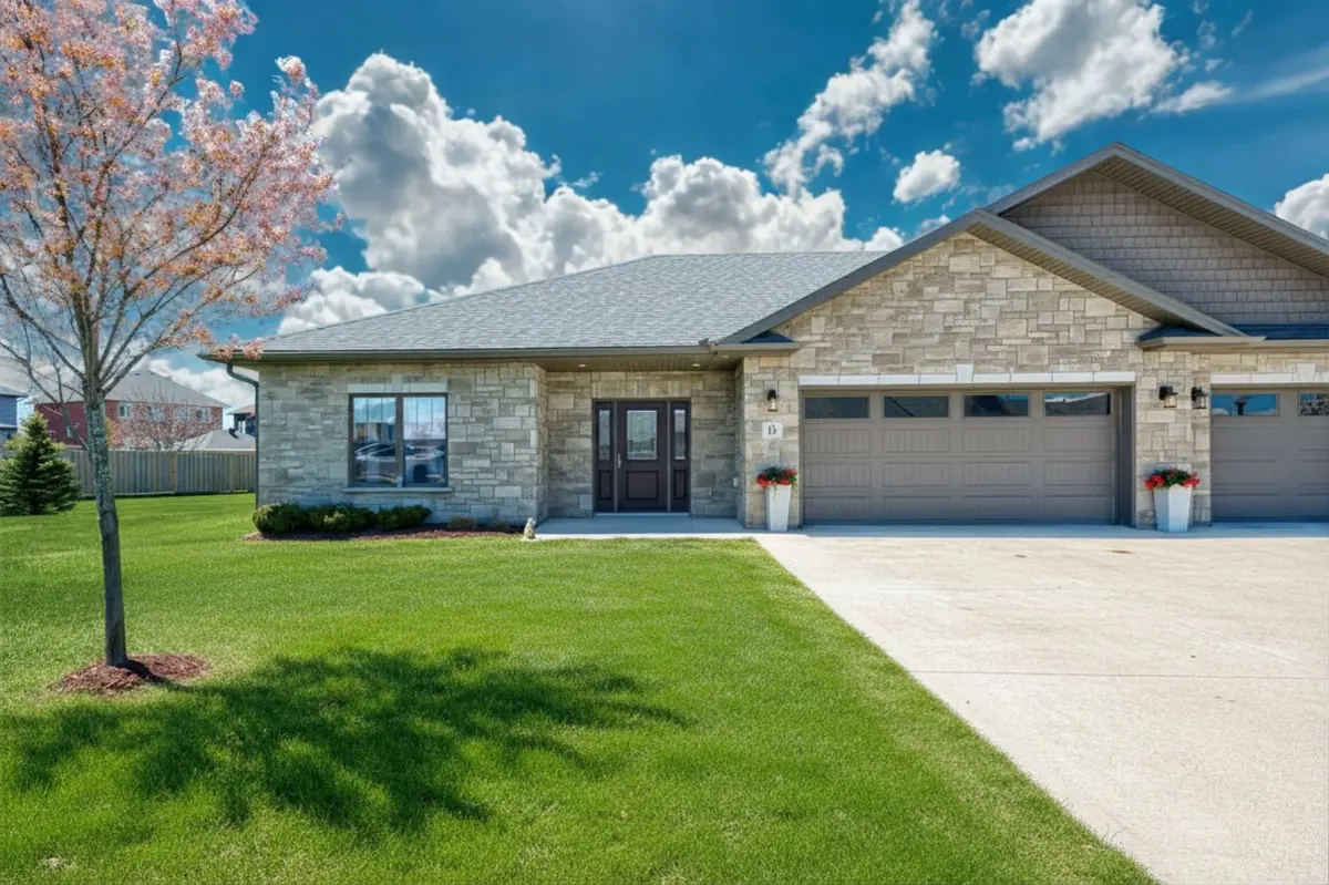 1050 WATERLOO ST #10, Saugeen Shores, ON N0H 2C3