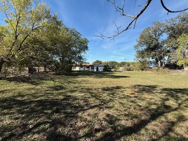 614 N Main Street, Springtown, TX 76082