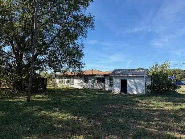 614 N Main Street, Springtown, TX 76082