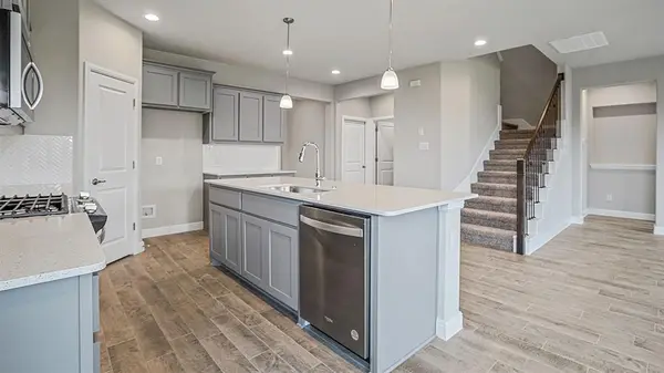 1469 CANTERBURY Trail, Desoto, TX 75115