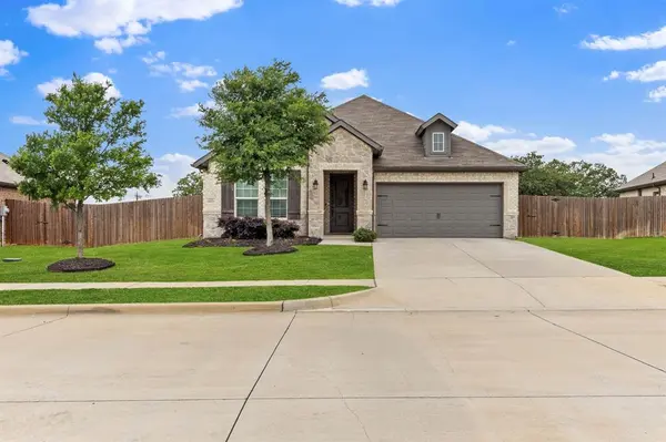 1620 Glade Meadows Drive,  Burleson,  TX 76058
