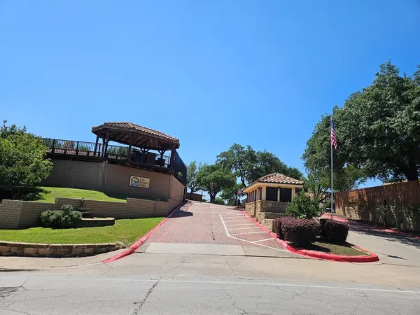 4260 Madera Road #2, Irving, TX 75038