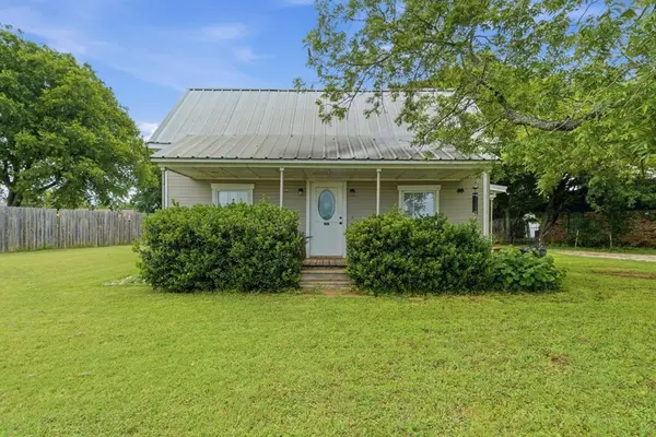 302 Tower Road, Rio Vista, TX 76093
