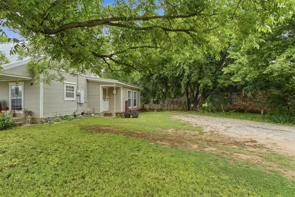 302 Tower Road, Rio Vista, TX 76093