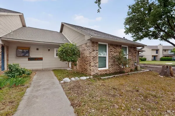 23 Gittiban Place, Pantego, TX 76013