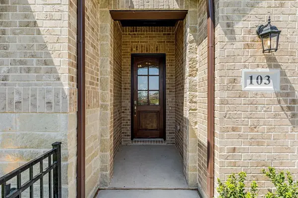 103 Heritage Hill Drive, Forney, TX 75126
