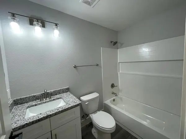 608 E 3rd Street, Bonham, TX 75418