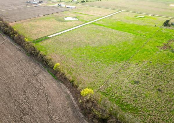 83 Private Road 142025, Blossom, TX 75416