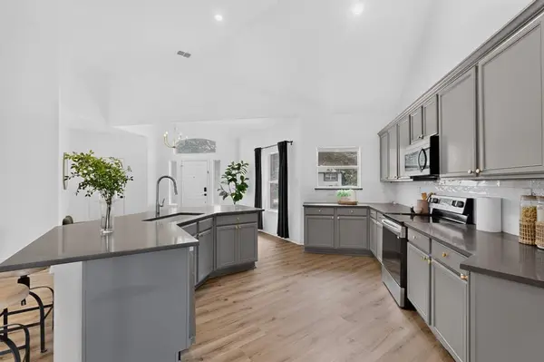 2230 Larry Drive, Dallas, TX 75228