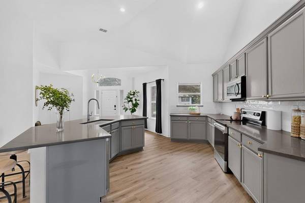 2230 Larry Drive, Dallas, TX 75228