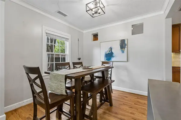 5426 Stoneleigh Avenue, Dallas, TX 75235