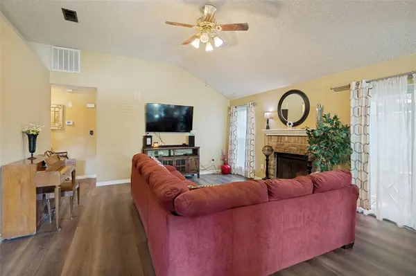 5210 Rowcrop Drive, Arlington, TX 76017