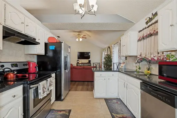 5210 Rowcrop Drive, Arlington, TX 76017