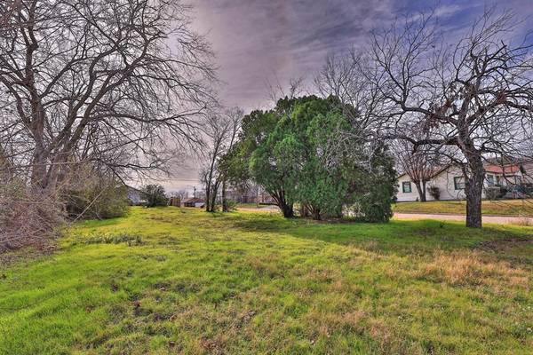 5437 Houghton Avenue, Fort Worth, TX 76107