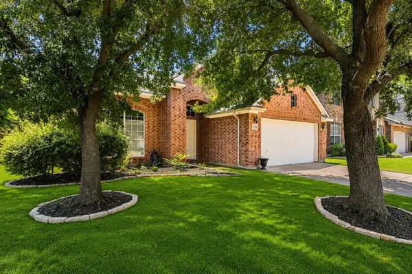 2755 Honey Suckle Drive, Grand Prairie, TX 75052