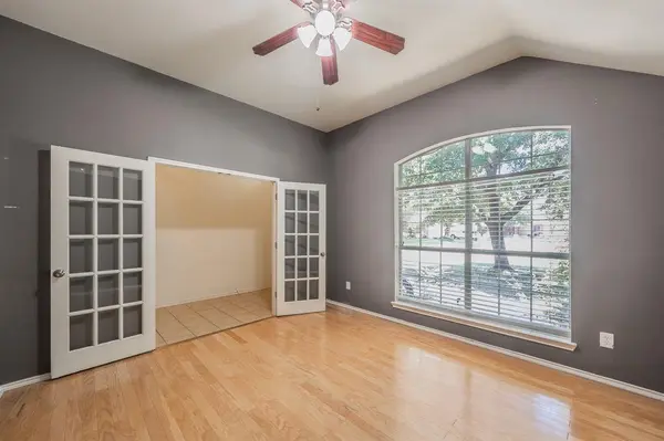 2755 Honey Suckle Drive, Grand Prairie, TX 75052