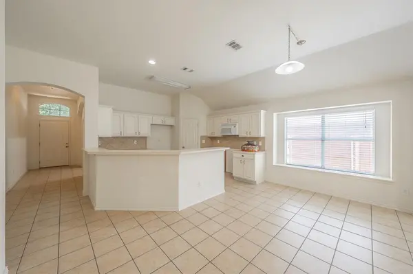 2755 Honey Suckle Drive, Grand Prairie, TX 75052