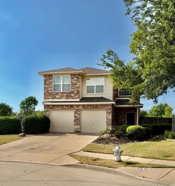 6837 Waterhill Lane, Fort Worth, TX 76179