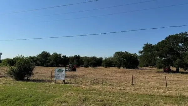 000 HWY 82, Lindsay, TX 76250
