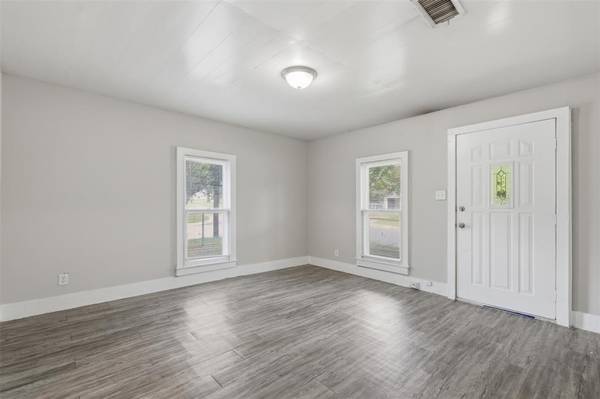 630 E Acheson Street, Denison, TX 75021