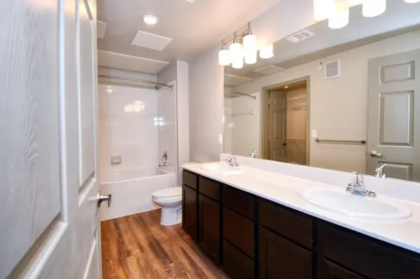 4800 W Illinois Avenue #3220, Dallas, TX 75211