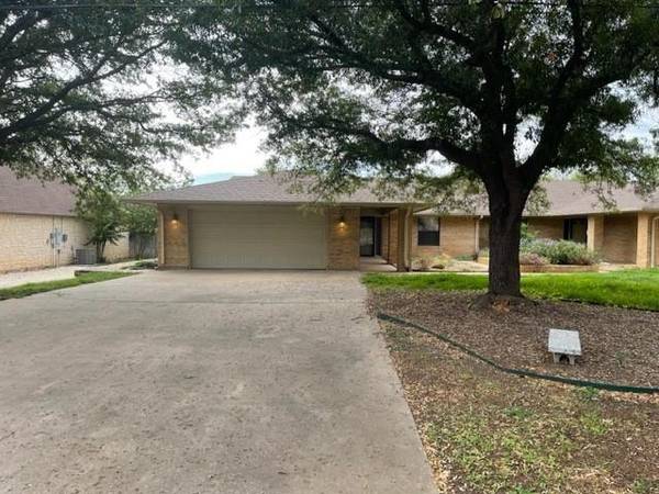 609 Williamsburg Court, Granbury, TX 76048