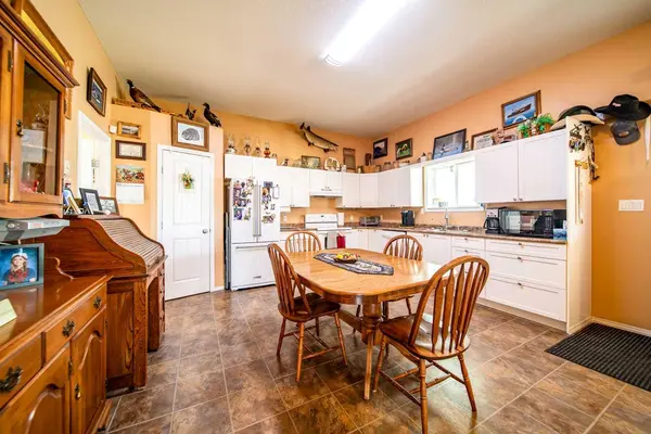 4608 51 AVE, Czar, AB T0B 0Z0