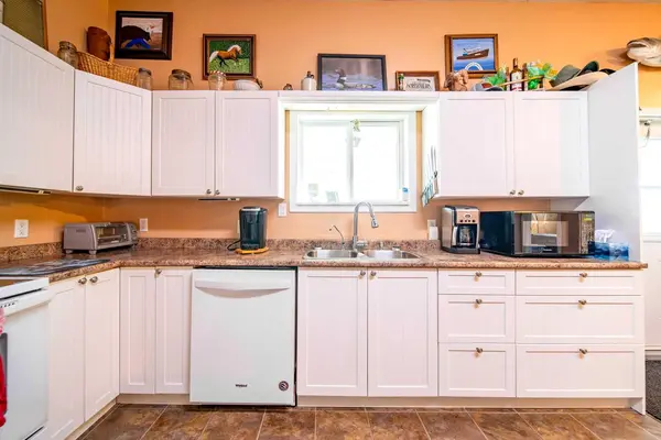 4608 51 AVE, Czar, AB T0B 0Z0