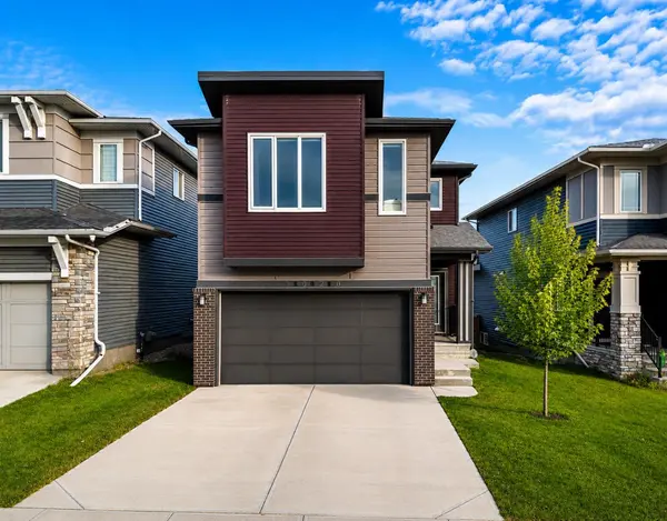 1020 Chinook Gate Heath SW, Airdrie, AB T4B 5C9
