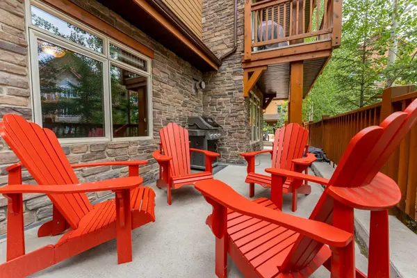 30 Lincoln PARK #224, Canmore, AB T1W 3E9
