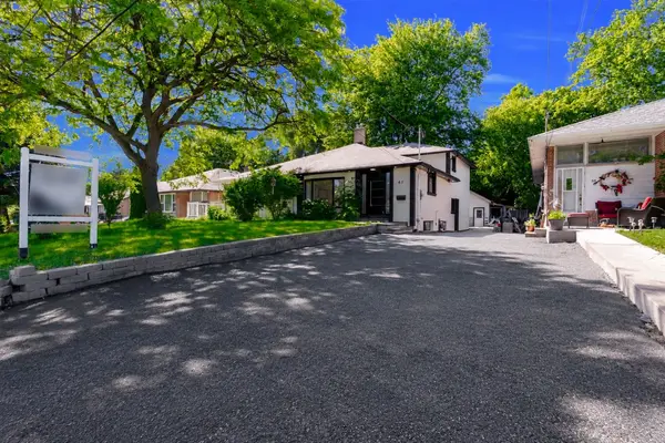 61 Sundial CRES, Toronto C13, ON M4A 2J7